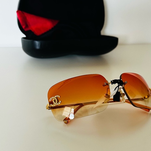 CHANEL Accessories - Vintage 🧡CHANEL sunglasses crystal cc’s.